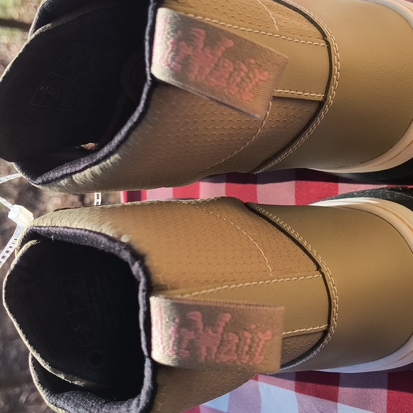 Dr. Martens Combs W Boots - Picture 7 of 9